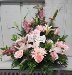 In Loving Memory from Kircher's Flowers in Defiance and Paulding, OH